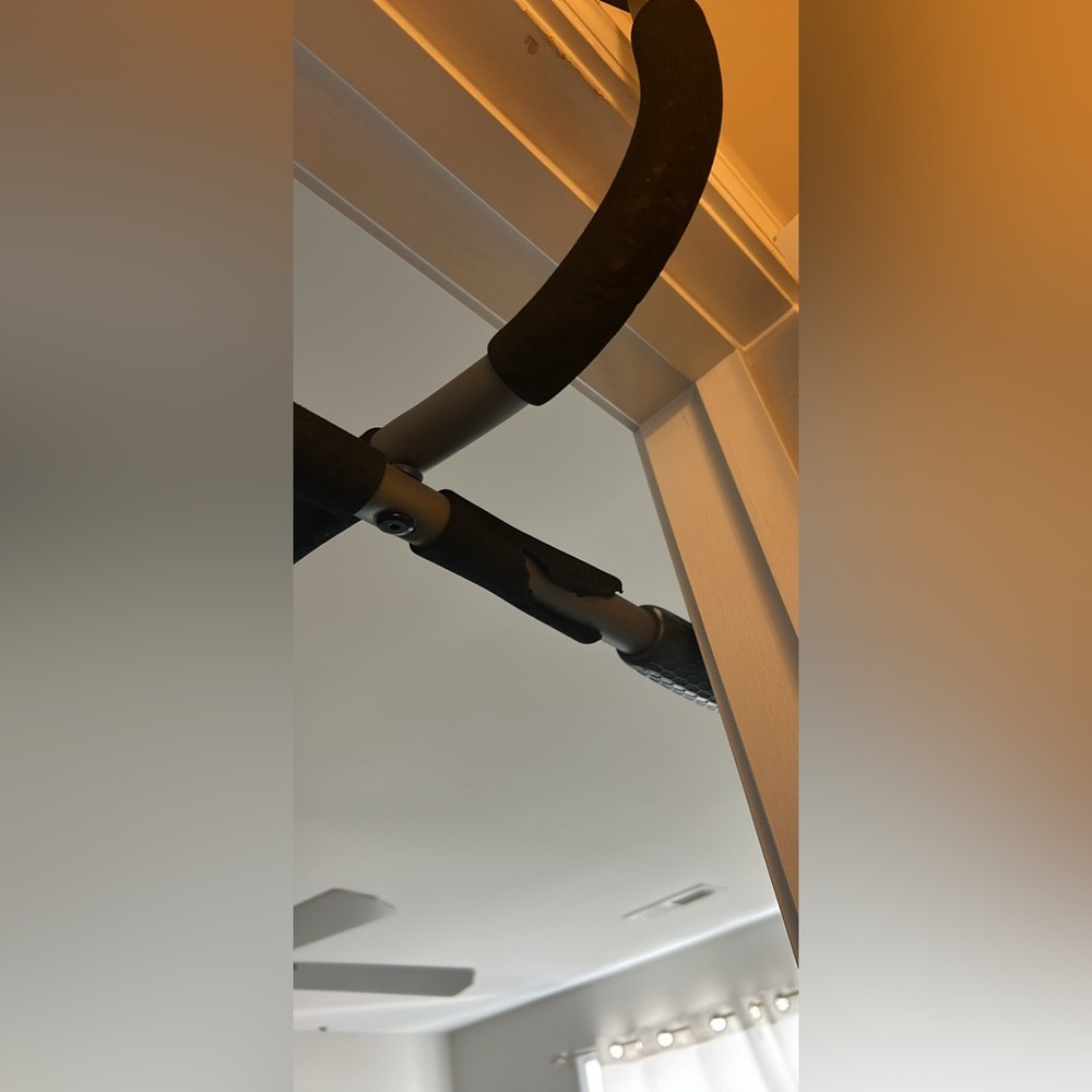 Pull-up bar - Picture 3 of 3